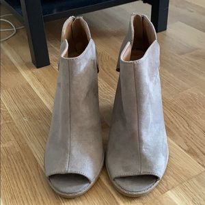 never been worn qupid peep toe booties